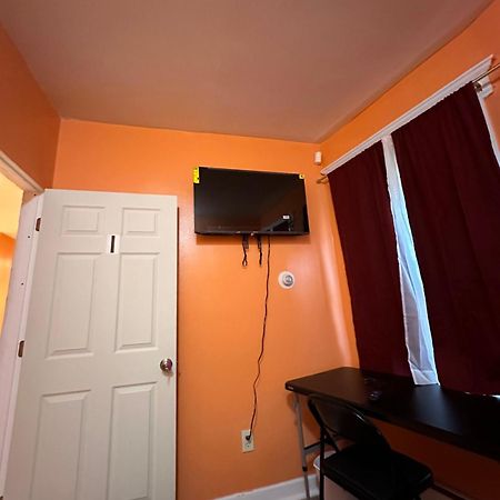 Fidellia Iron Room, Queen Bed Minutes From Newark Liberty International Airport And Newark Penn Station Exterior foto